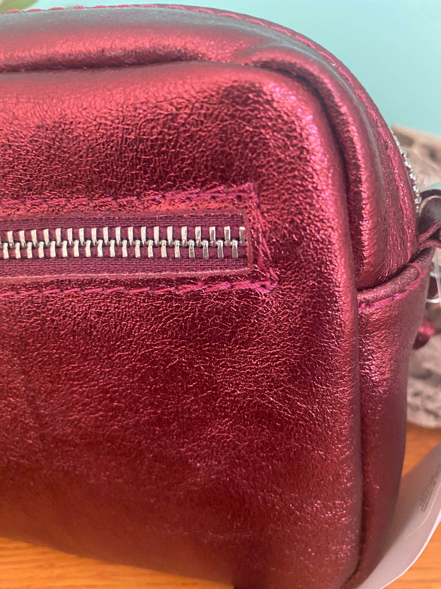 Sac à bandoulière en cuir irisé
