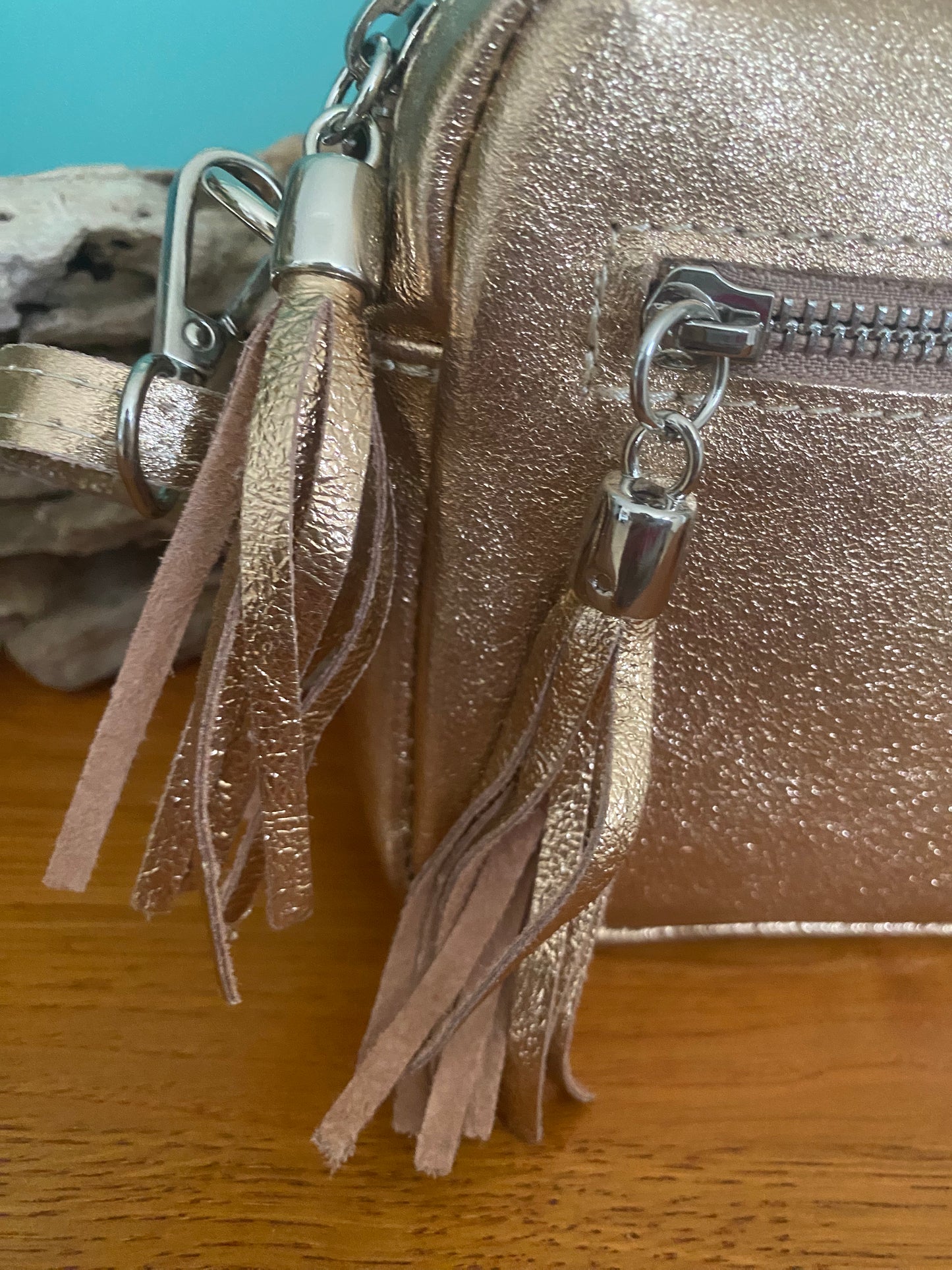 Sac à bandoulière en cuir irisé