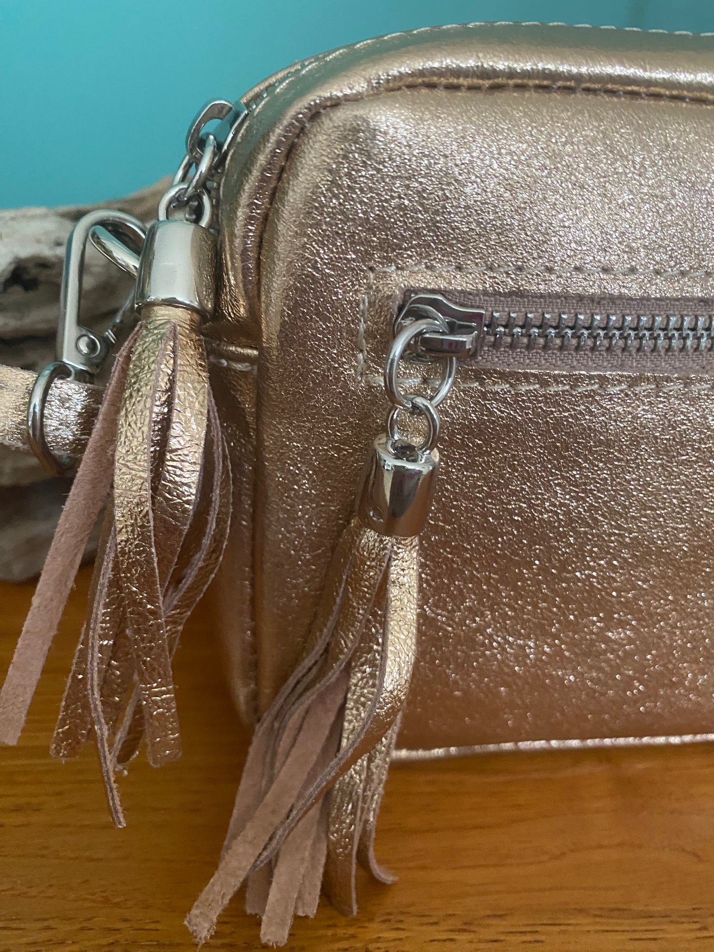 Sac à bandoulière en cuir irisé