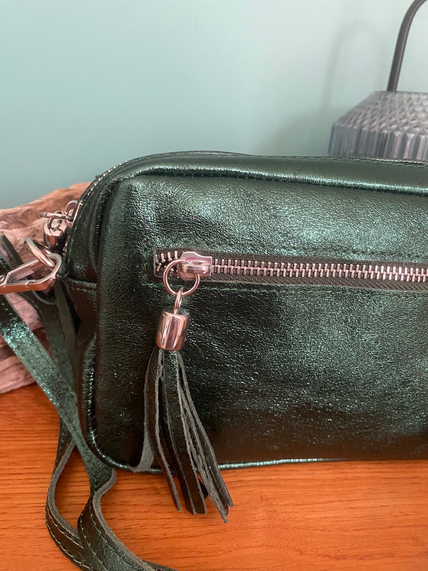 Sac à bandoulière en cuir irisé