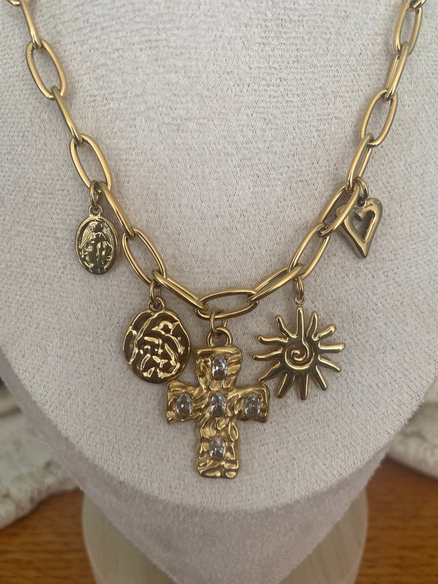 Collier pampilles croix