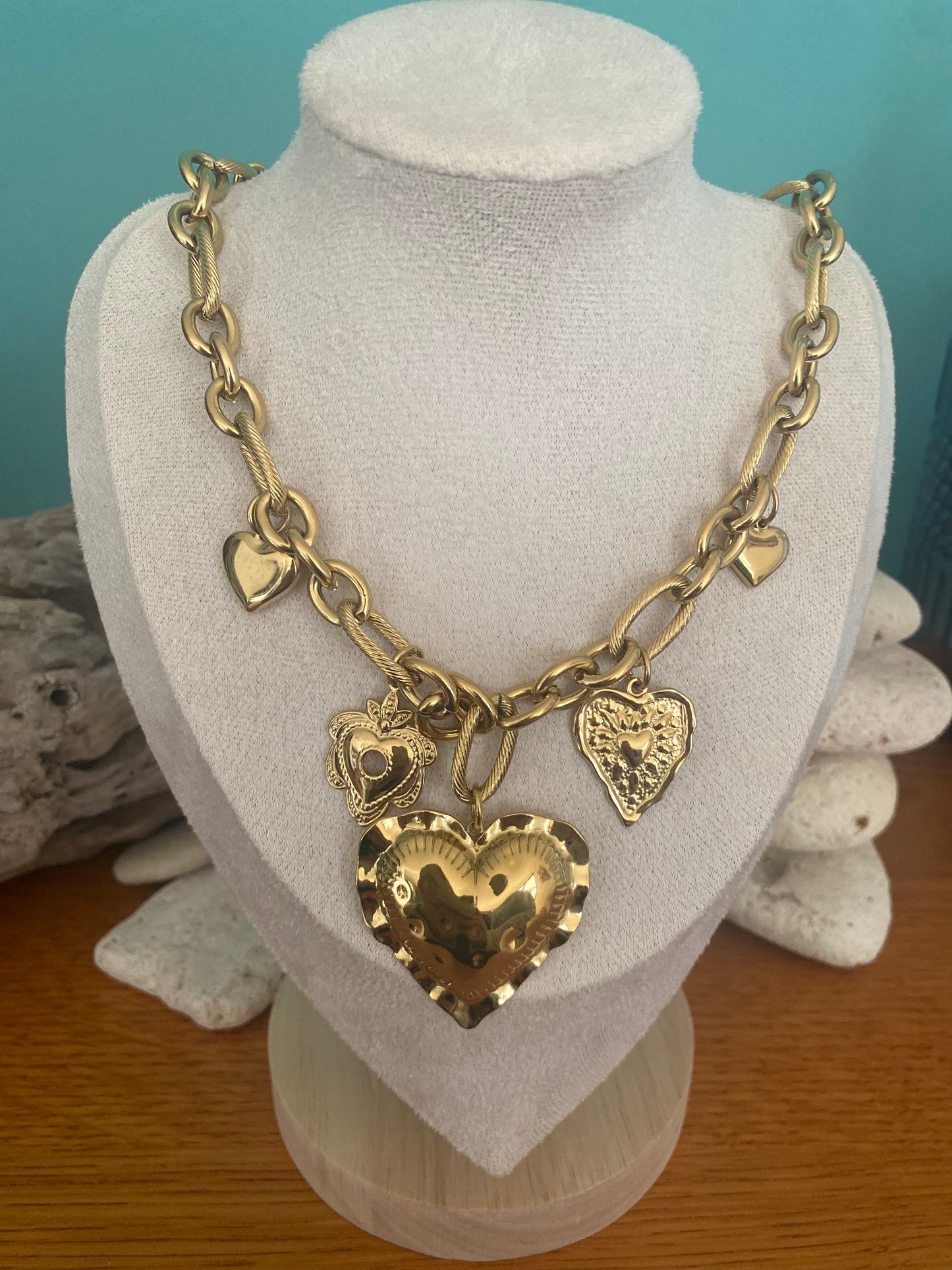 Collier Butinas