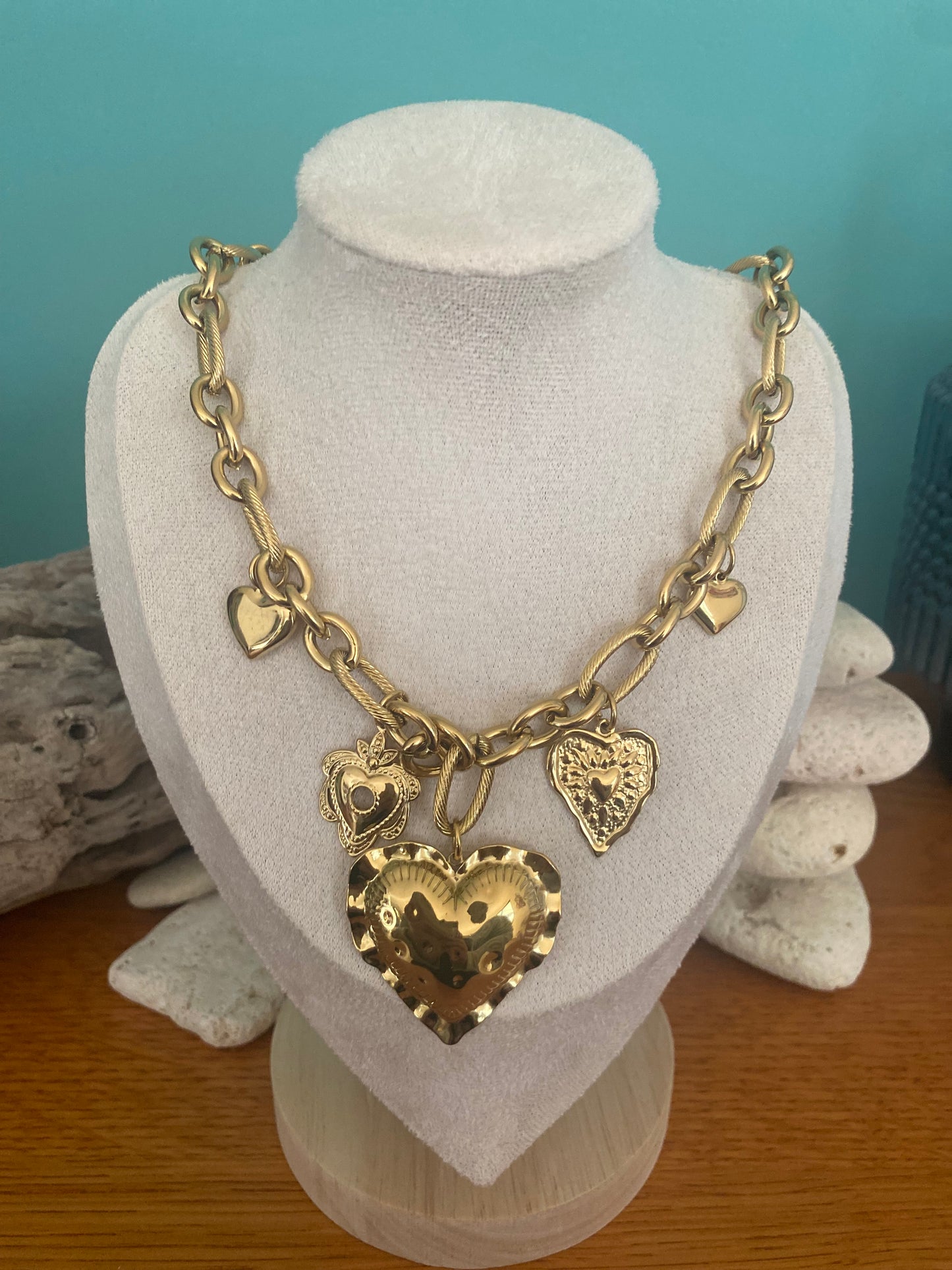 Collier Butinas